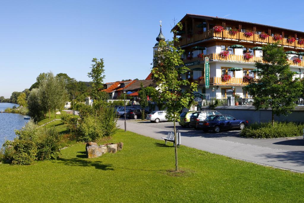 Hotel Restaurant Zum Goldenen Anker Mit Hallenbad & Wellnessbereich Windorf  Zewnętrze zdjęcie